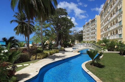 Dover Apartment | Modern Beachfront Condo with Pool - Sapphire 116