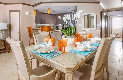 Dover Apartment | Modern Beachfront Condo with Pool - Sapphire 309