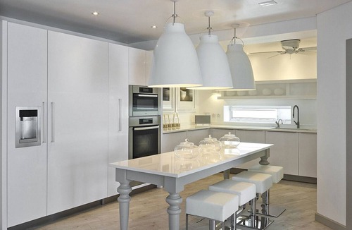 Porters House | Modern Luxury Beachfront Vacation Home - Footprints