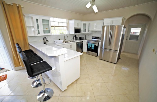 Work Hall House | Modern Villa - UpstairsnSt Philip Barbados, 5 min from Airport, AC, Wifi Parking