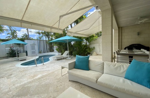 Mullins House | Mullins Bay TH2, 2 bed split level with pool and across road from Mullins Beach