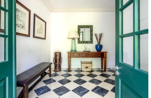 Mount Brevitor Villa | Mullins BAY TH8 FOOTSTEPS