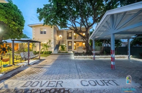 Dover Apartment | Near Dover Beach Apt with Private Patio & Parking