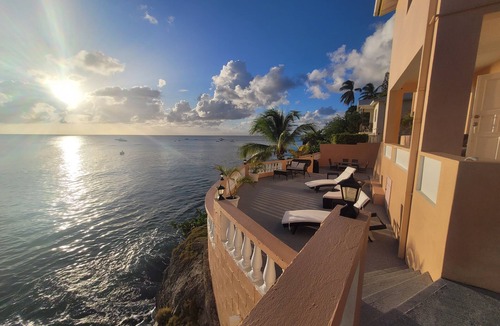 Clinketts Villa | *New Renovation* Tri-Level Ocean Front Terraces | Sleeps 6