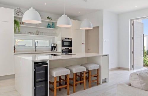 Porters House | New villa with private pool near beach - Porters Place 11