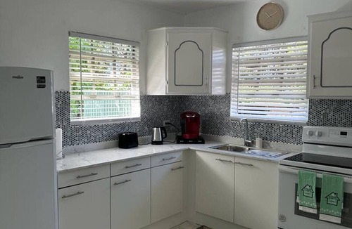 Mount Standfast House | Newly Renovated Coastline Cottagen5 min from beach