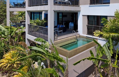 Worthing Condo | Ocean Reef 102 - Luxury Beachfront Condo