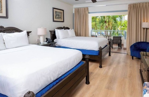 Saint Matthias Hotel | Oceanfront Getaway | Fitness Center + Pool | 0.7 Miles to Museum Attraction