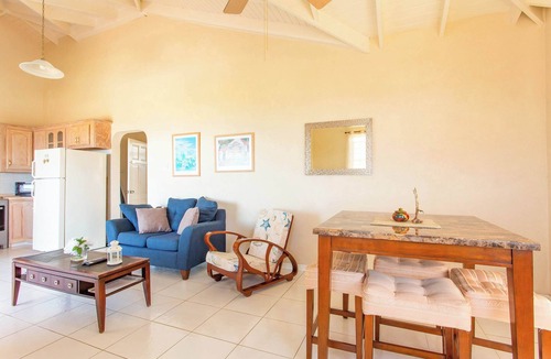 Fustic Apartment | Oceanview Stay with Private Terrace & Beach Nearby
