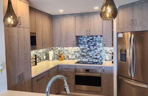 Dover Condo | On Dover Beach, close to golf, surfing and much more. Discounts available