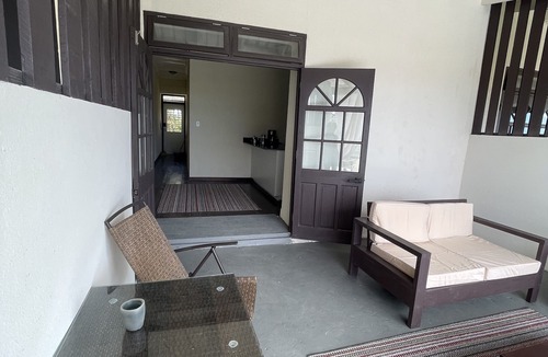 Gibbs Bay Apartment | One bed apartment with expansive ocean view