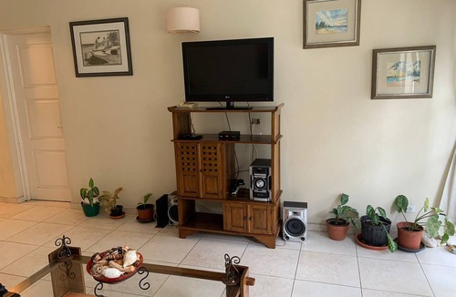 Rendezvous Condo | One-bedroom 15 minute walk to white sandy beach with shared pool