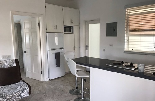 Marine Gardens Cottage | One bedroom self contained cottage