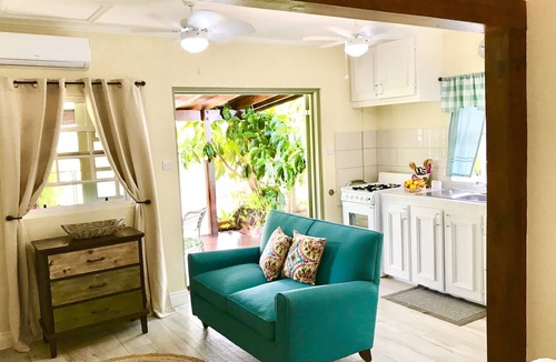 Enterprise Apartment | One minute's walk to Freights Bay