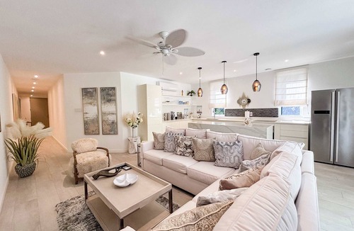 Speightstown Apartment | One Queen Street Apt 3