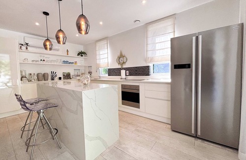 Speightstown Apartment | One Queens Apt 3 2BR