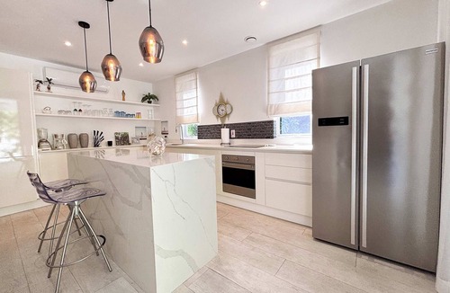 Speightstown Apartment | One Queens Apt 3 1BR