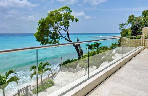Brighton Apartment | Outstanding Finishes, Revolutionary Design