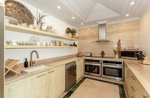 Old Trees Bay Apartment | Palms Old Trees 4 2B