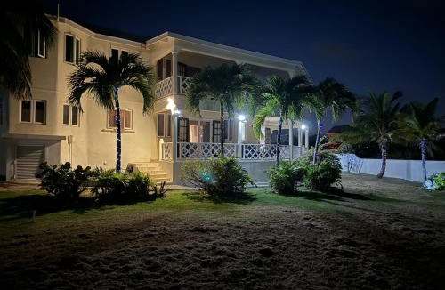Marley Vale Villa | 'PARLATUVIER' 4 bedroom ocean view home
