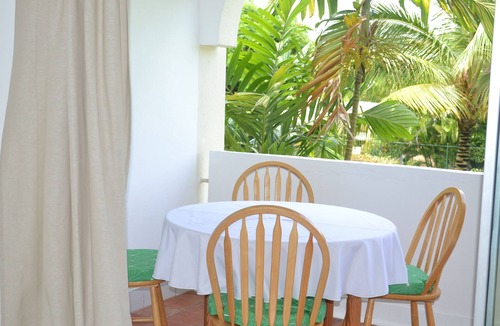 Sunset Crest Apartment | Peaceful Oasis In The Heart Of Paradise