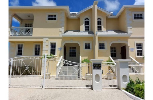 Bowling Alley Hill House | Pete's Villa Townhouse 74 A