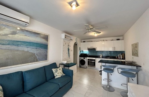 Holetown Apartment | pied-a-terre, stunning, close to the Holetown beach and amenities