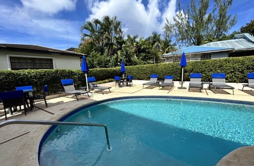 Holetown Apartment | pied-a-terre, stunning, close to the Holetown beach and amenities