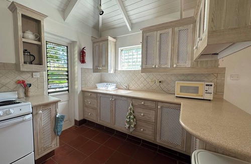 Gibbs Bay Villa | Private 3 Bed Villa Barbados, 4 mins walk to beach