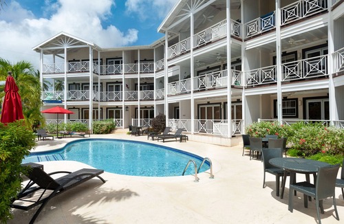 Weston Apartment | Private Condo, Sea View & Walk To The Beach!