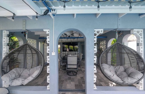 Welches House | Private Pool | 3 Mins to Welches Beach | BBQ