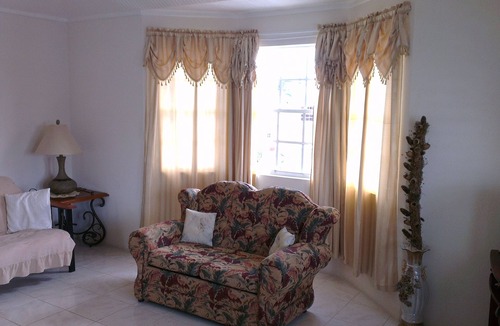 Oistins Apartment | Quiet 2 Bed Apartment