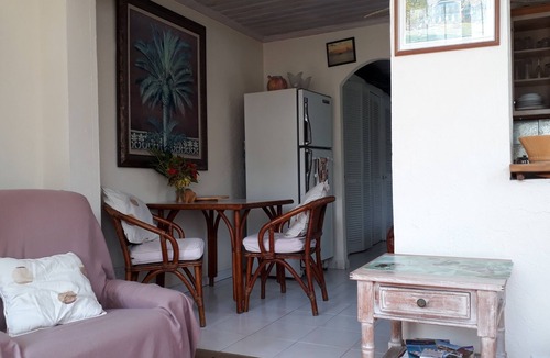 Lascelles Apartment | Quiet, Ground Floor, Air Conditioned Apartment - 35 Meters To The Beach