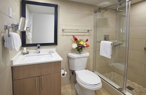 Saint Lawrence House | Quiet & Peaceful Stay! Relaxing Room w/ Fantastic View, Outdoor Pool