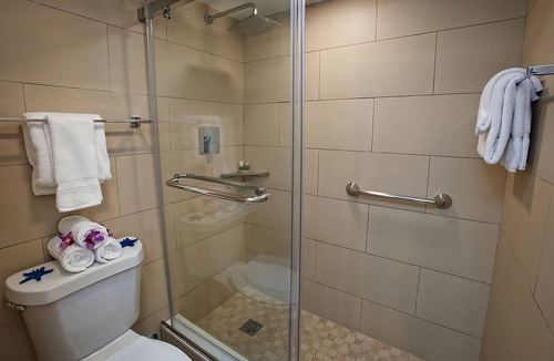 Saint Lawrence House | Quiet & Peaceful Stay! Relaxing Room w/ Fantastic View, Outdoor Pool