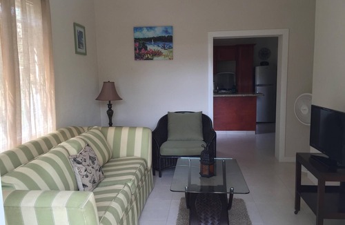 Halcyon Heights Apartment | REDUCED RATE: Modern,Spacious,Unbeatable Location, close to amenities,SUPER HOST