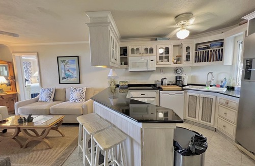 Reeds Bay Condo | Reeds House on Reeds Bay. On the sea with Wonderful Sea Views From Every Room.