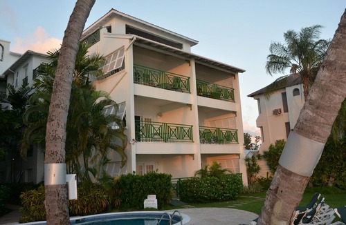 Worthing Apartment | Relax on beautiful Worthing Beach, Barbados.