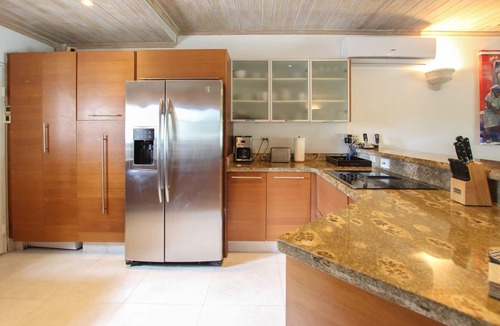 Porters House | Relax Poolside At This Stylish Townhouse - Porters Gate 24
