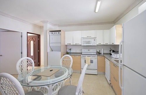 Douglas Apartment | Relaxing White Sands G6