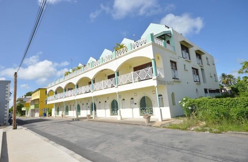 Douglas Apartment | Relaxing White Sands G6
