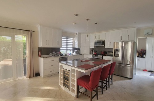 Clapham House | Rendezvous Meadows - Lovely 3 bed 3 bath house, fully enclosed with office/patio