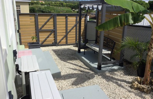 West Coast House | Rest/Work 1 Bedroom EnSuite, free parking on property, 10 mins by car to Warrens