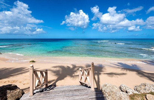 Reeds Bay Apartment | Right on the beach, luxury condo - Reeds 3