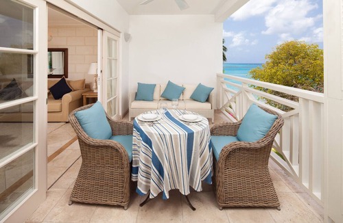 Old Trees Bay Apartment | Romantic Beachfront Condo - Waterside 402