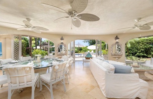Gibbs Bay Villa | Sandalo