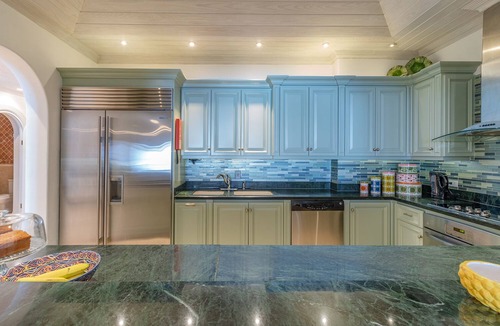 Old Trees Bay Apartment | Sea Breeze, 204 Old Trees, Paynes Bay, Barbados 3 Bed Luxury Beach Apartment