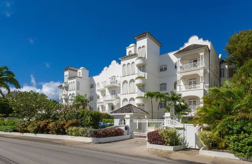 Old Trees Bay Apartment | Sea Breeze, 204 Old Trees, Paynes Bay, Barbados 3 Bed Luxury Beach Apartment