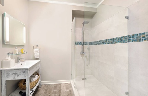 West Coast Hotel | Sea Breeze Beach House All Inclusive by Ocean Htls