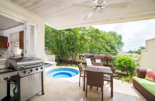 Little Battaleys House | Sea-renity, 5 minutes walk to Mullins Beach. Battaleys Mews estate.